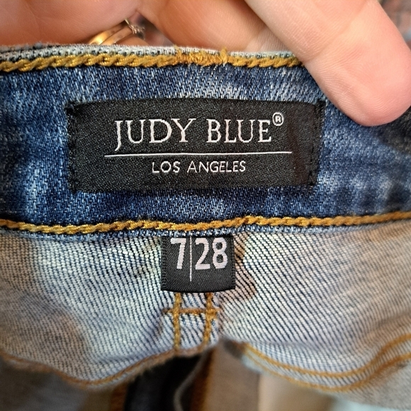 Judy Blue Med Wash Skinny Fit Buffalo Plaid Patch Distressed Jeans Size 28 - Picture 6 of 7